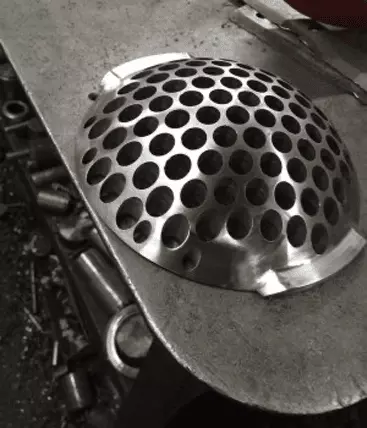 pièce mécanique usinée avec perçages multiples par Atelier Usinage Cloutier